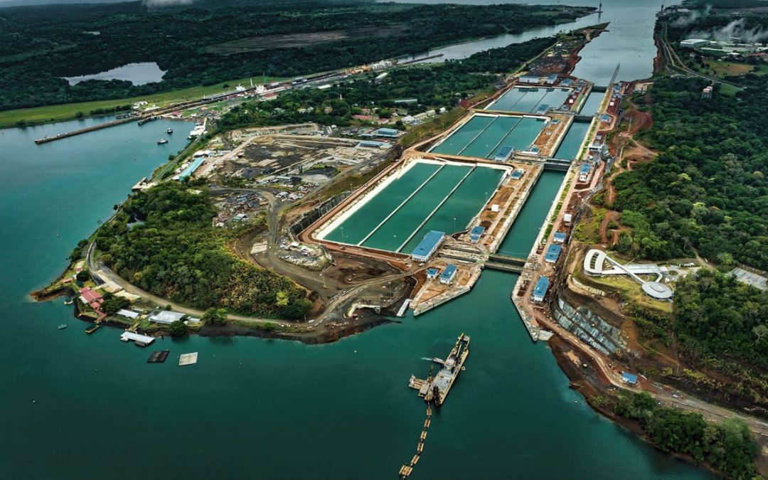 Canal de Panamá restringe calado ante empeoramiento de sequía